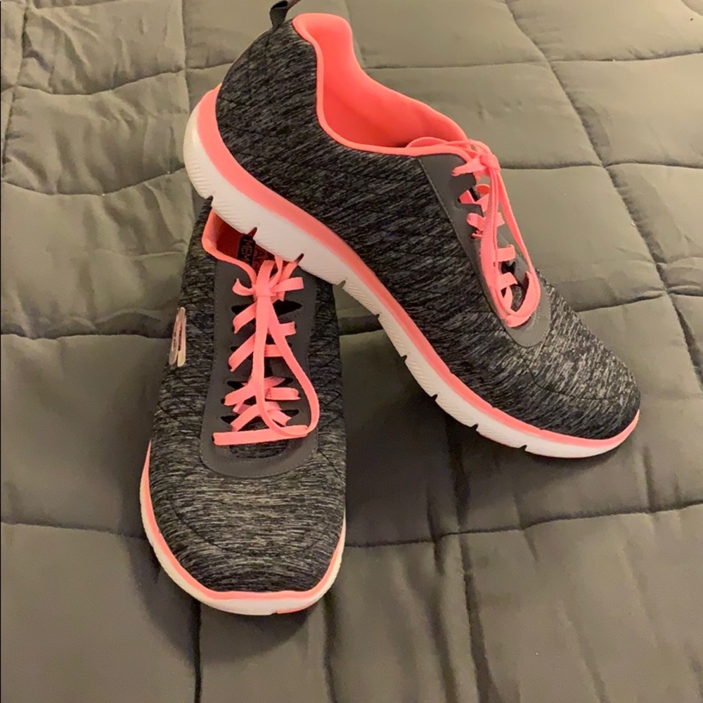 Sketchers air cooled memory foam sneakers